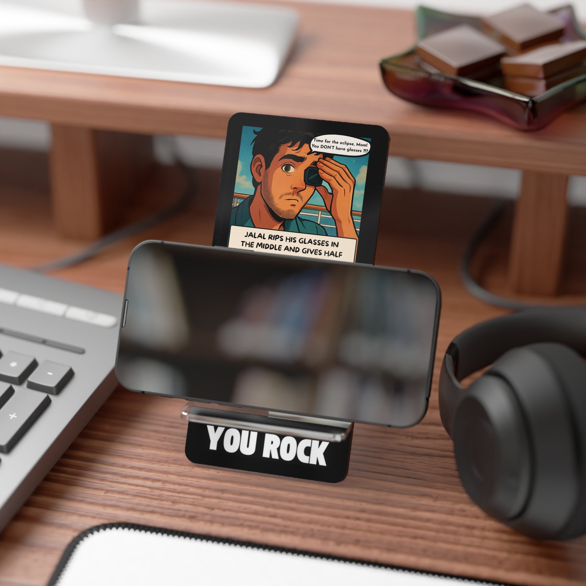 Personalized Smartphone Holder with Comic Design