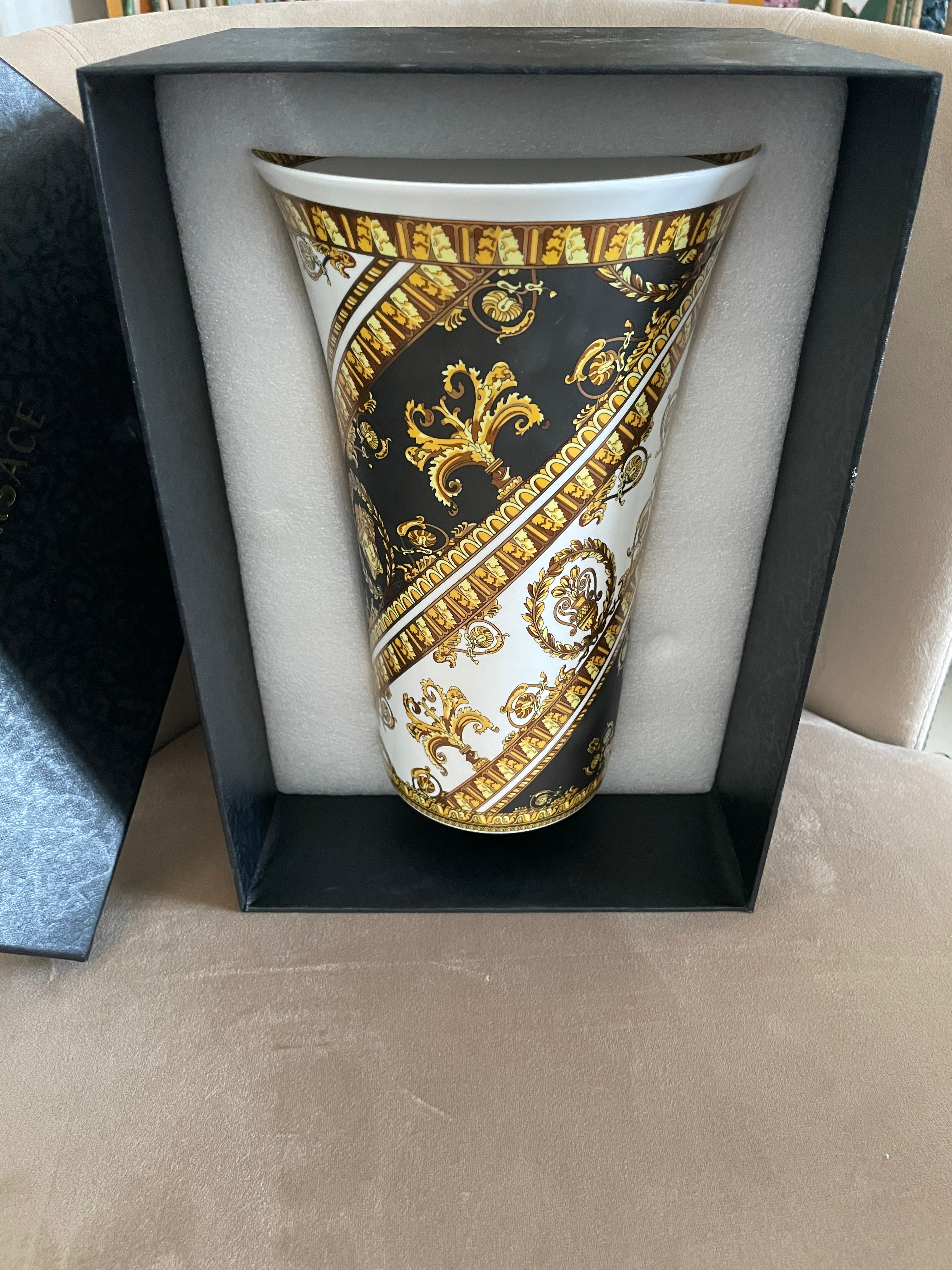 Versace "I Love Baroque vase"