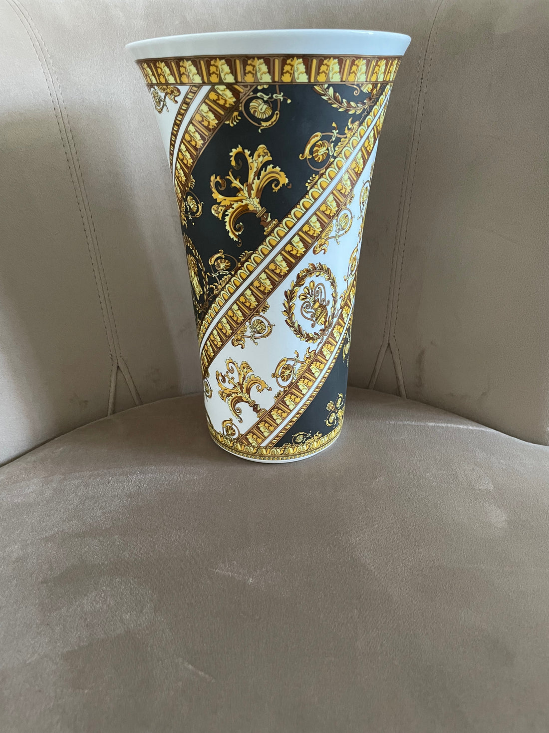 Versace &quot;I Love Baroque vase&quot;