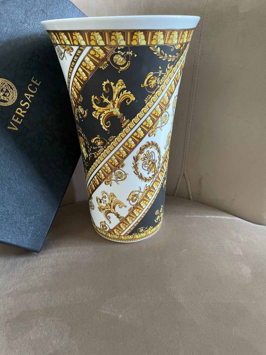 Versace &quot;I Love Baroque vase&quot;