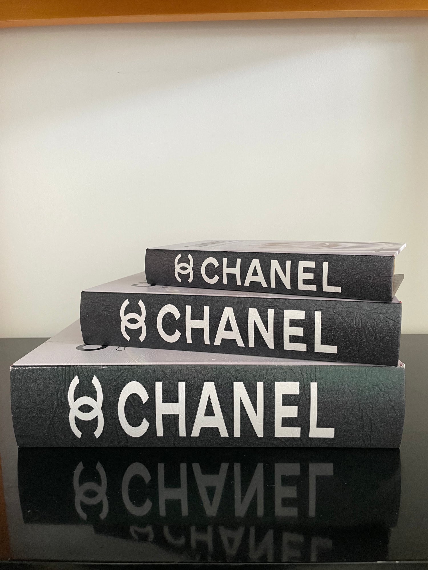 3-Piece Fake Book &quot;Chanel&quot; -Open Magnetic