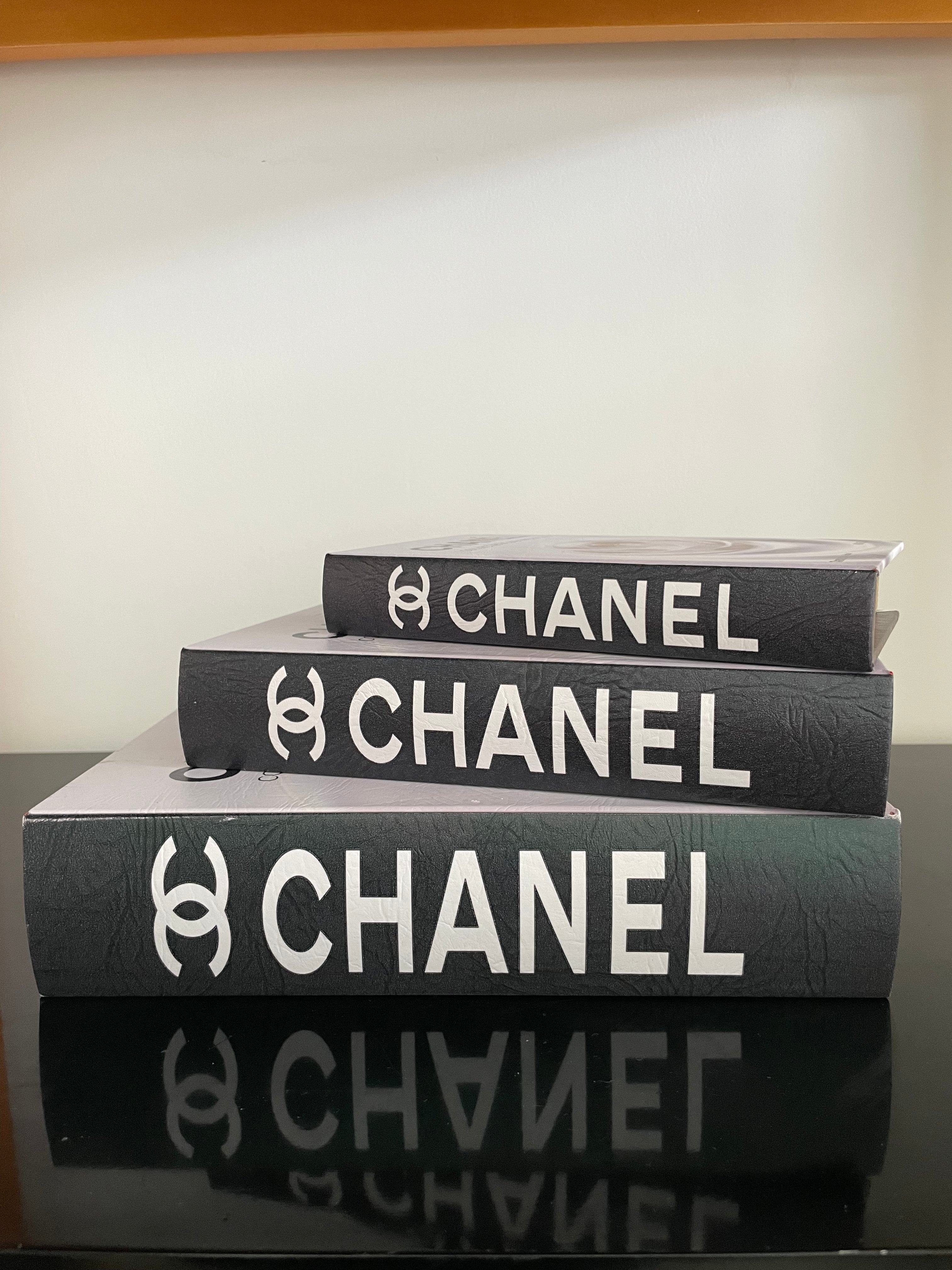 3-Piece Fake Book &quot;Chanel&quot; -Open Magnetic