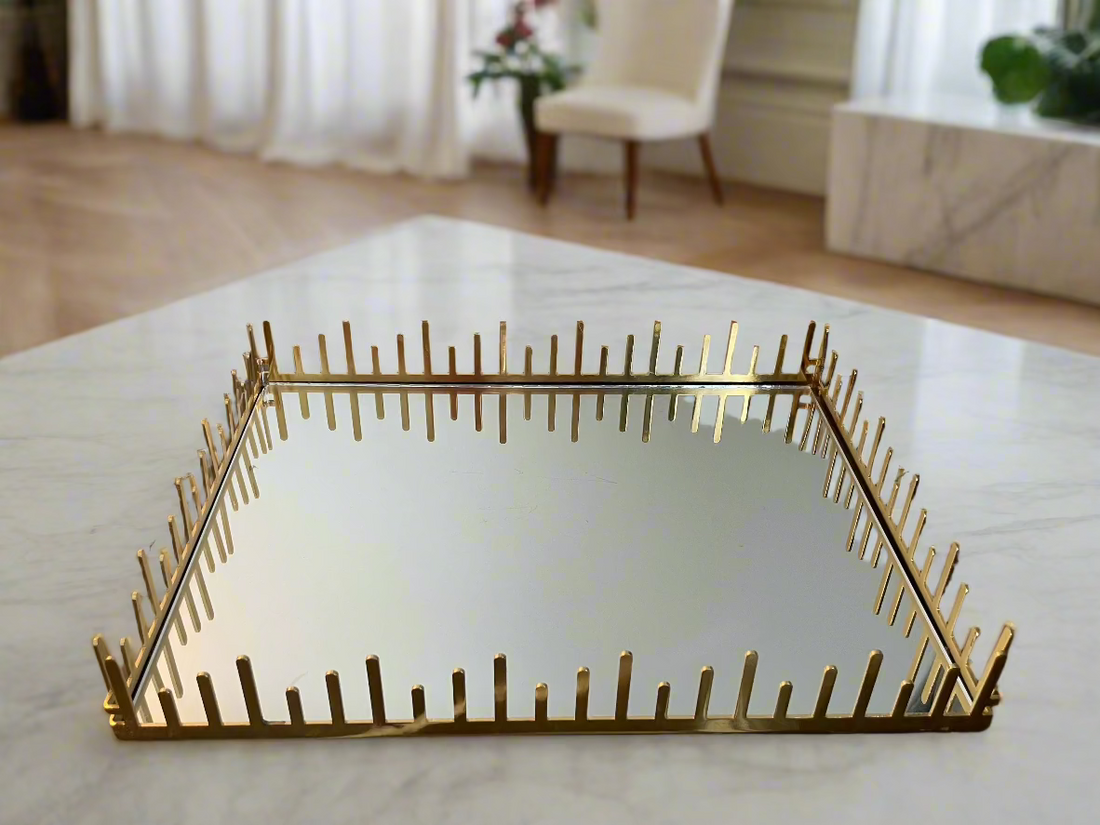 Rectangular Tray; Modern design. 40 cm by 30 cm.