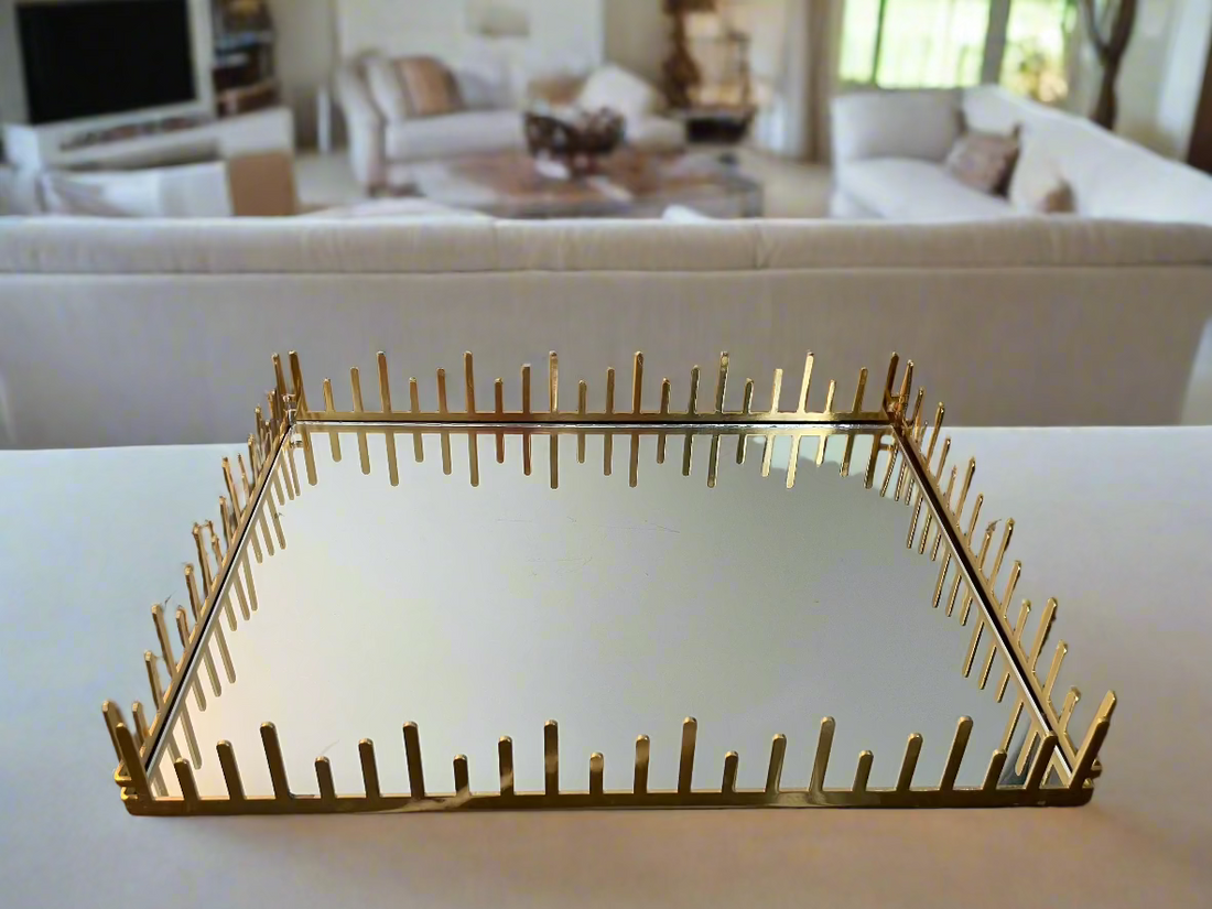 Rectangular Tray; Picket fence. 40 cm by 30 cm.